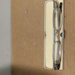 Reading magnifying glasses +2.00 mini glasses silver tone